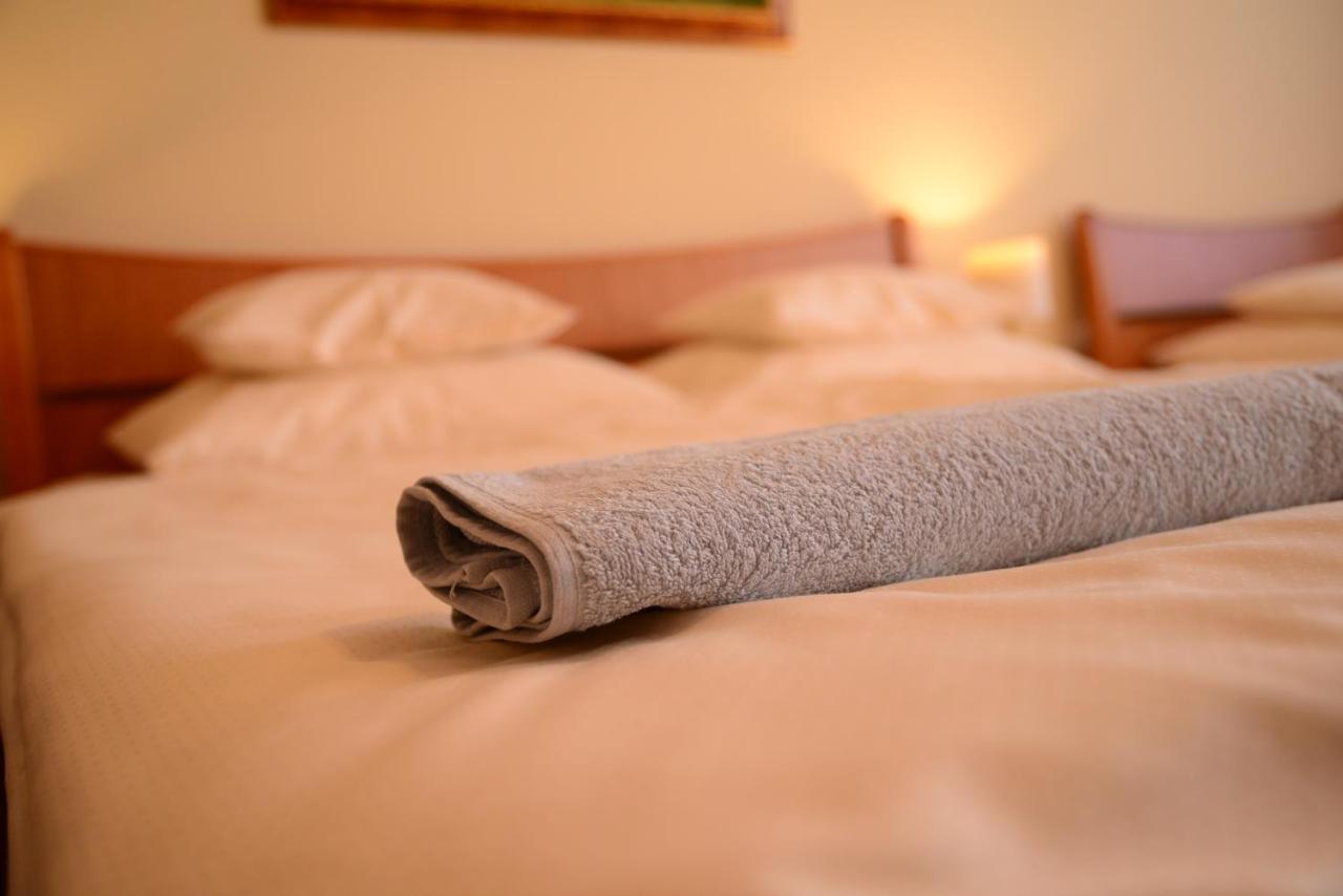 Bed and Breakfast Szilvia Panzio Gyomaendrőd Esterno foto