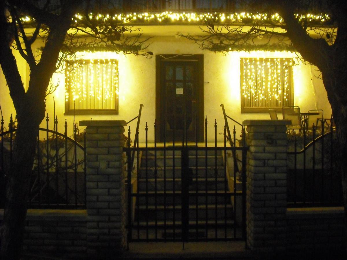 Bed and Breakfast Szilvia Panzio Gyomaendrőd Esterno foto