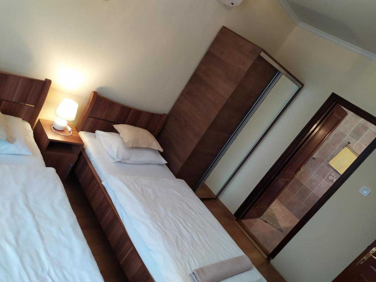 Bed and Breakfast Szilvia Panzio Gyomaendrőd Esterno foto