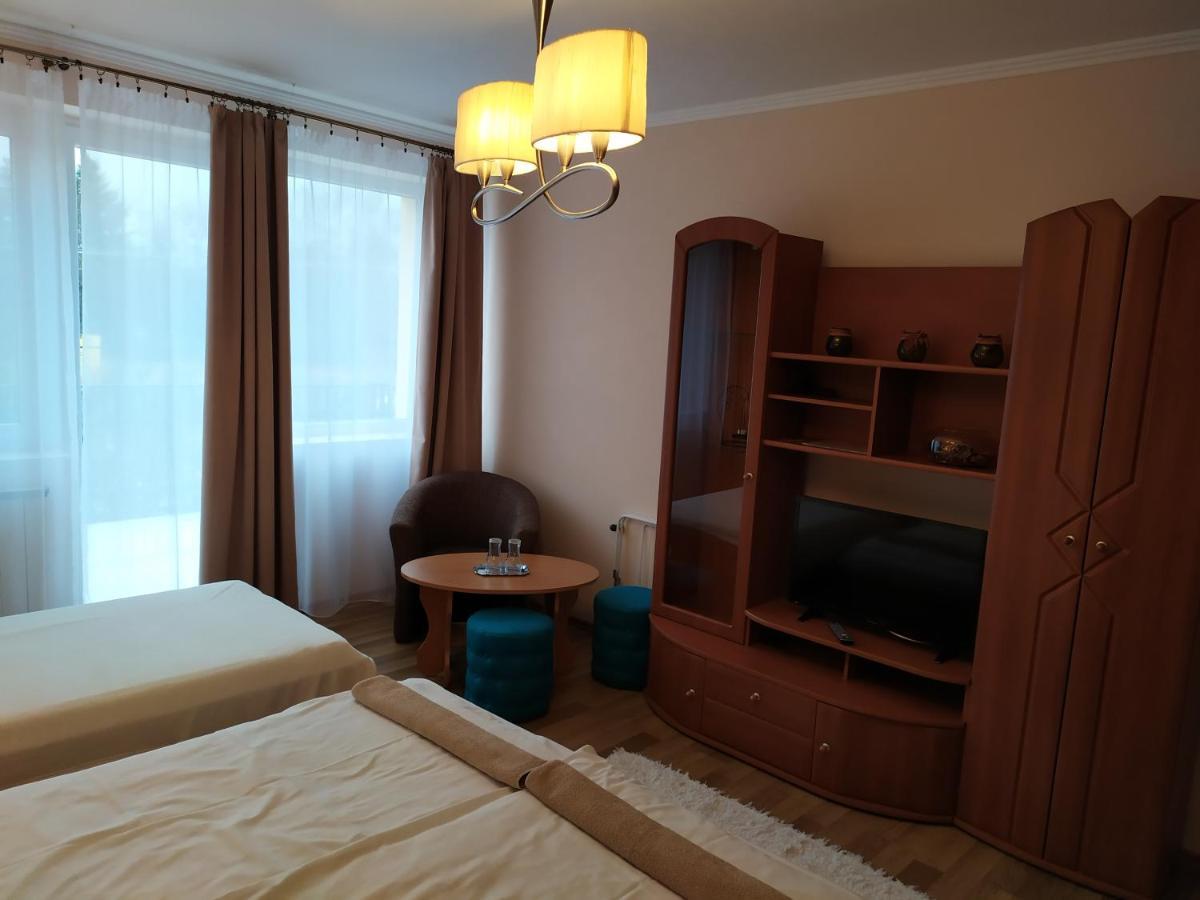 Bed and Breakfast Szilvia Panzio Gyomaendrőd Esterno foto