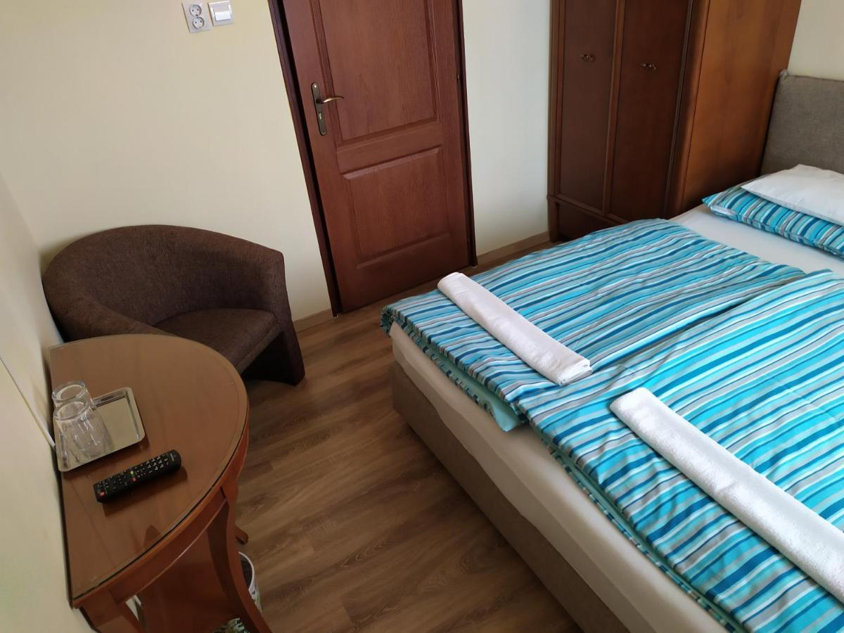 Bed and Breakfast Szilvia Panzio Gyomaendrőd Esterno foto