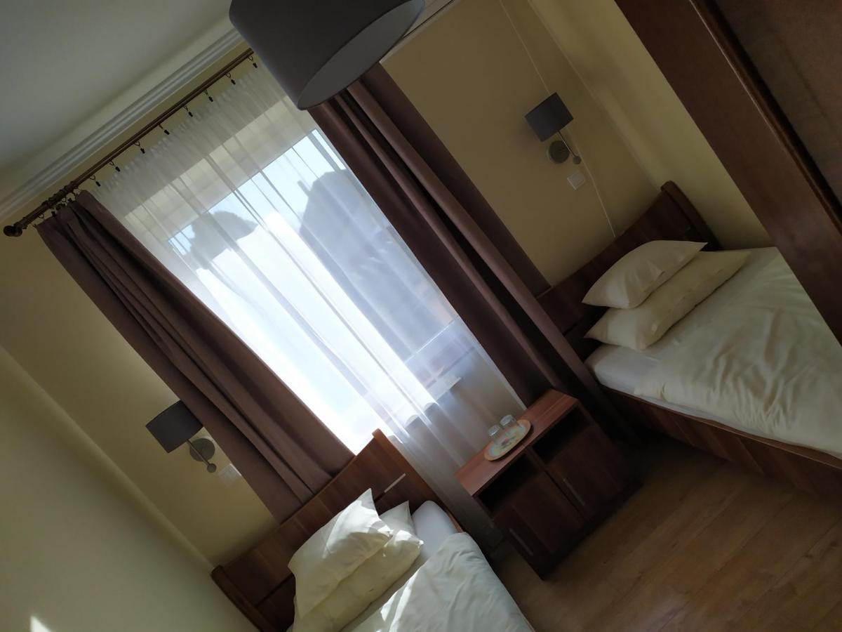 Bed and Breakfast Szilvia Panzio Gyomaendrőd Esterno foto