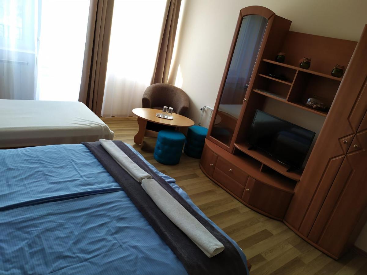 Bed and Breakfast Szilvia Panzio Gyomaendrőd Esterno foto