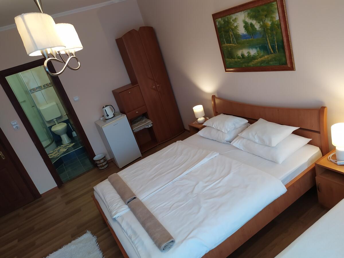Bed and Breakfast Szilvia Panzio Gyomaendrőd Esterno foto