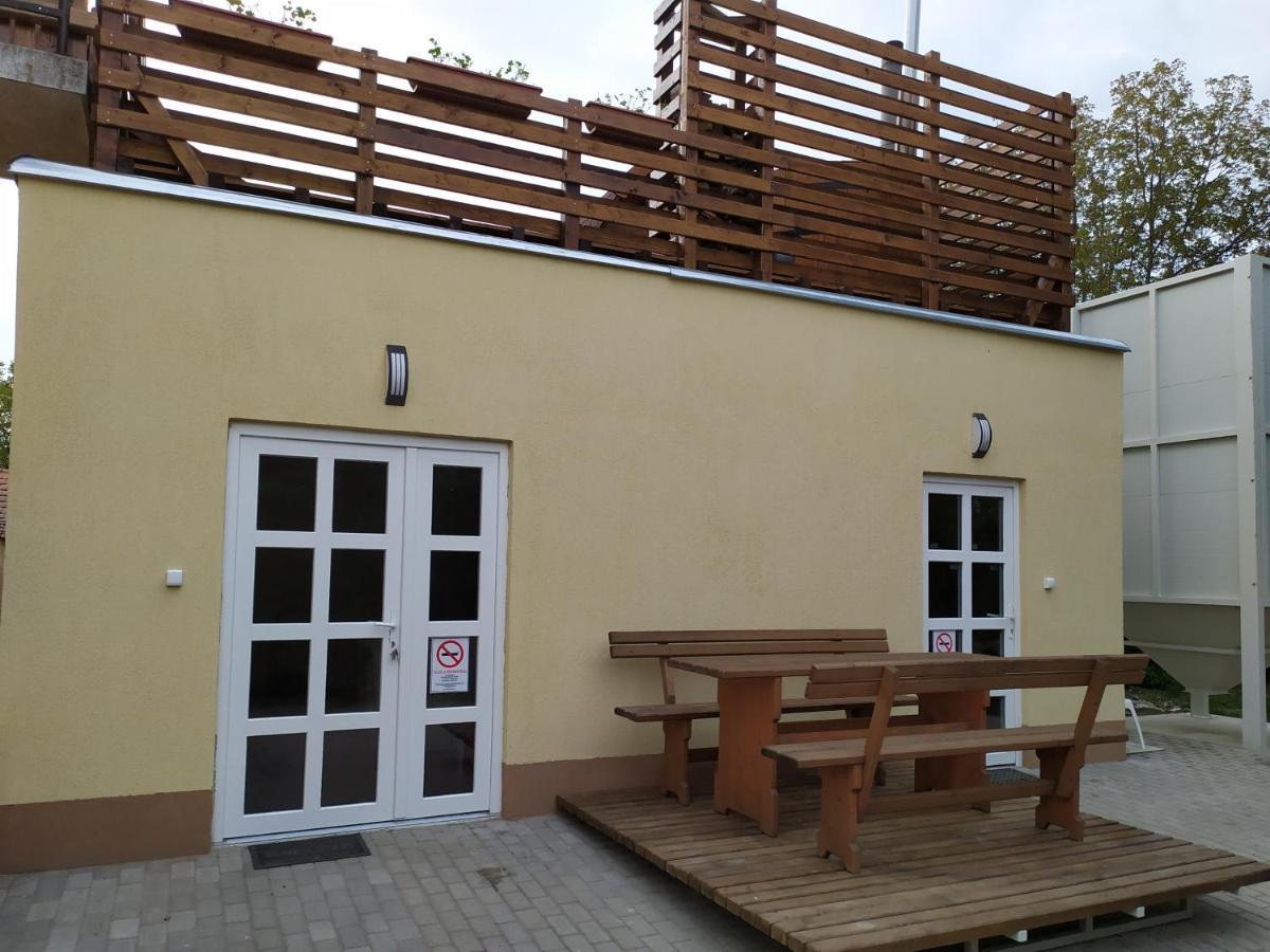 Bed and Breakfast Szilvia Panzio Gyomaendrőd Esterno foto