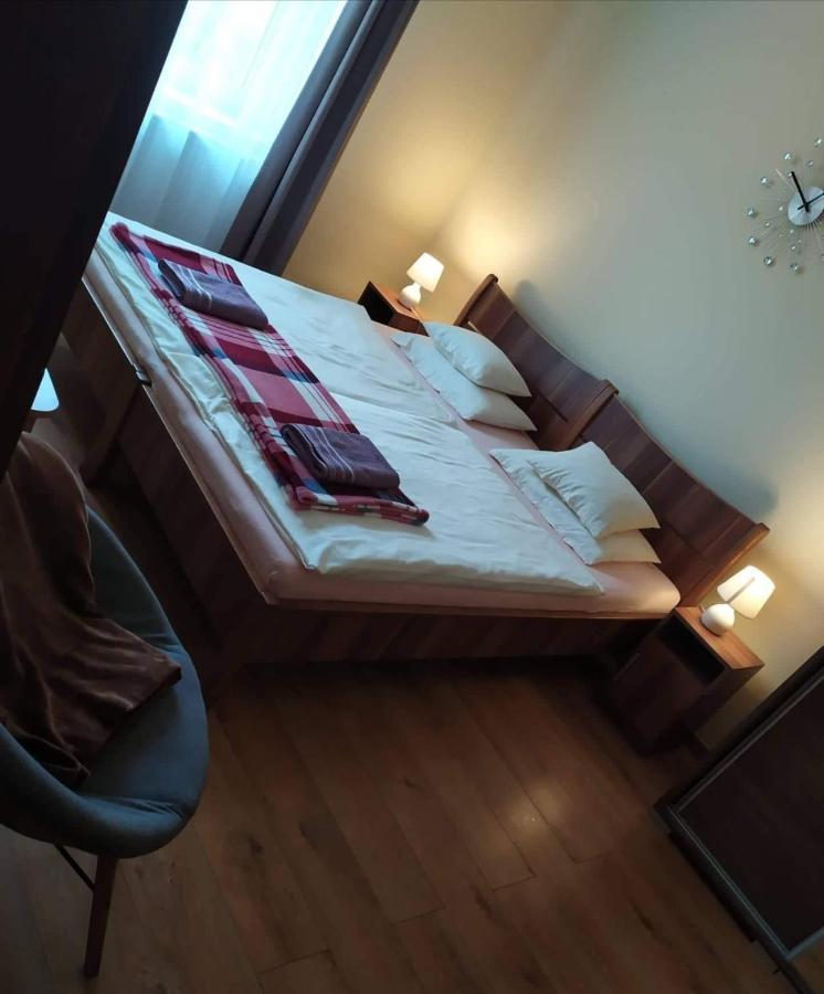 Bed and Breakfast Szilvia Panzio Gyomaendrőd Esterno foto
