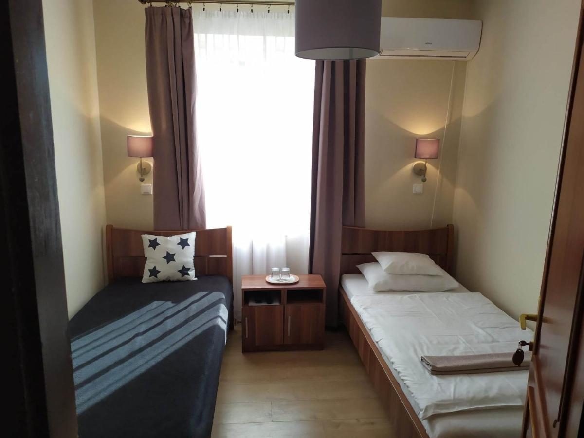 Bed and Breakfast Szilvia Panzio Gyomaendrőd Esterno foto