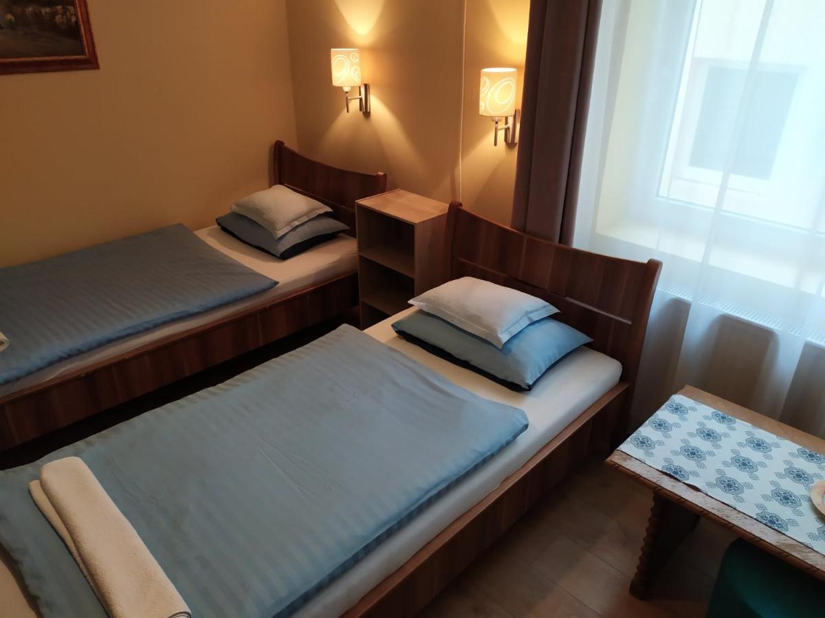 Bed and Breakfast Szilvia Panzio Gyomaendrőd Esterno foto