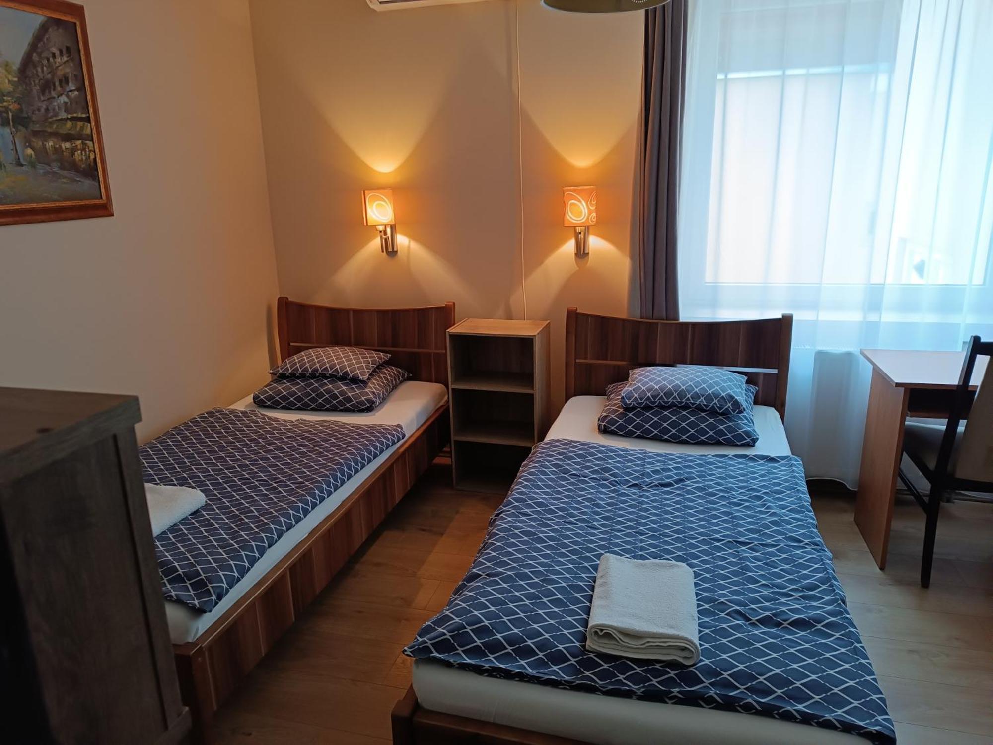 Bed and Breakfast Szilvia Panzio Gyomaendrőd Esterno foto